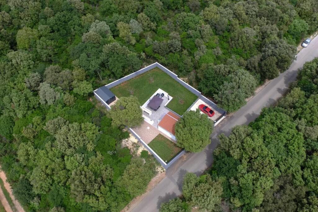 Apartment In Park Forest Soline Near The Sea Pjescana Uvala Exterior foto